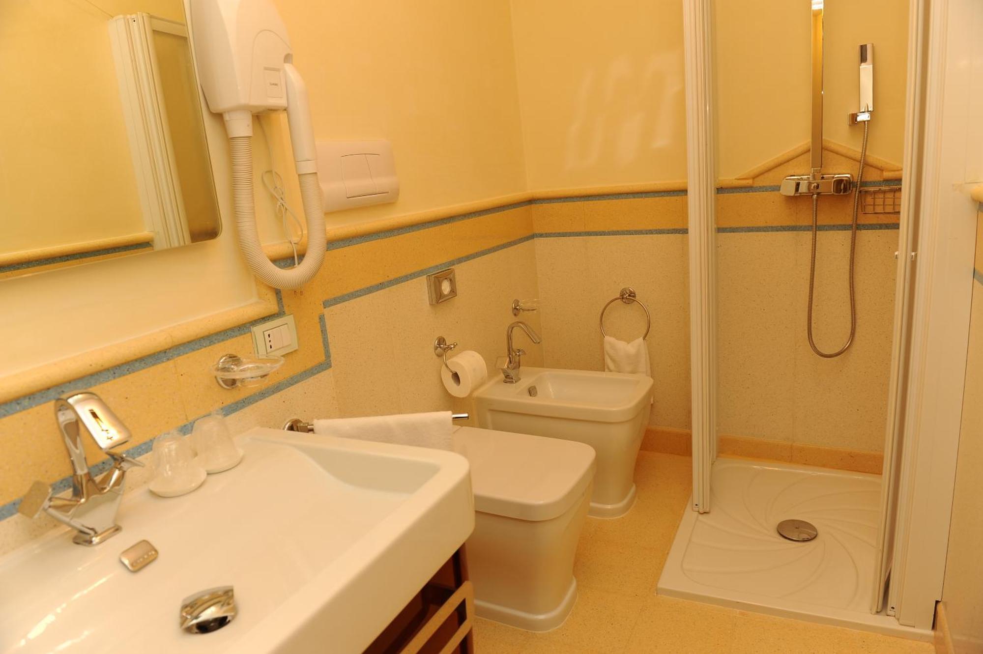 Albergo Le Dodici Lune Montecorvino Rovella Zimmer foto